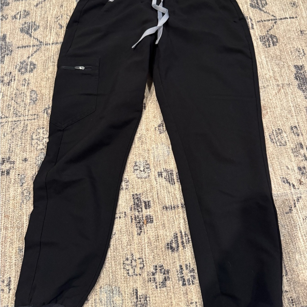 Black figs scrub pants-women’s